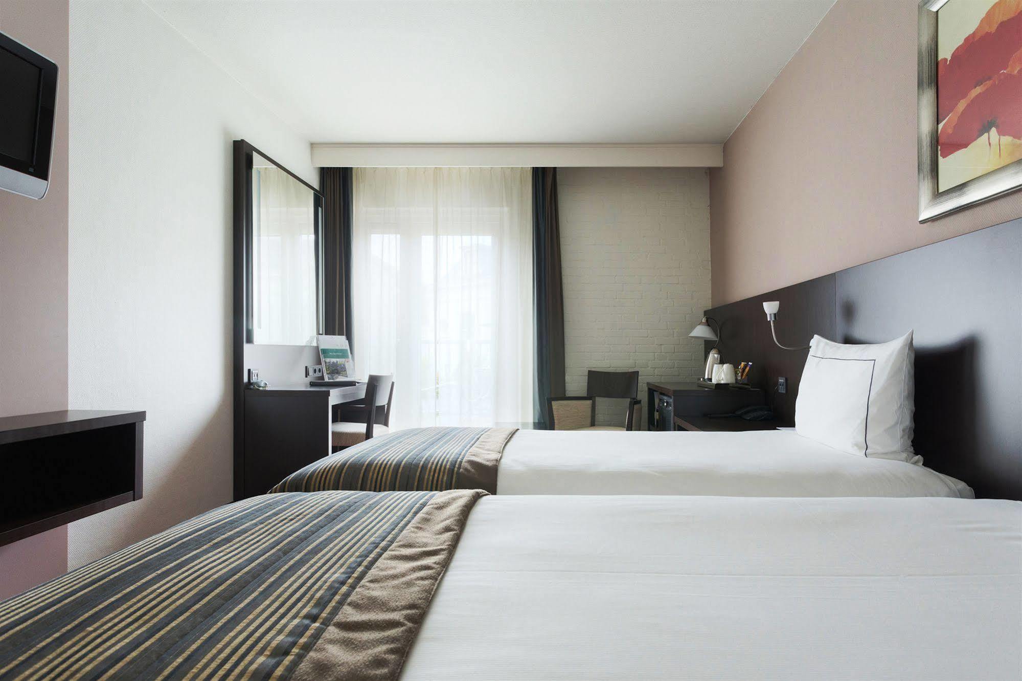 Hotel Leonardo Oranje 4*